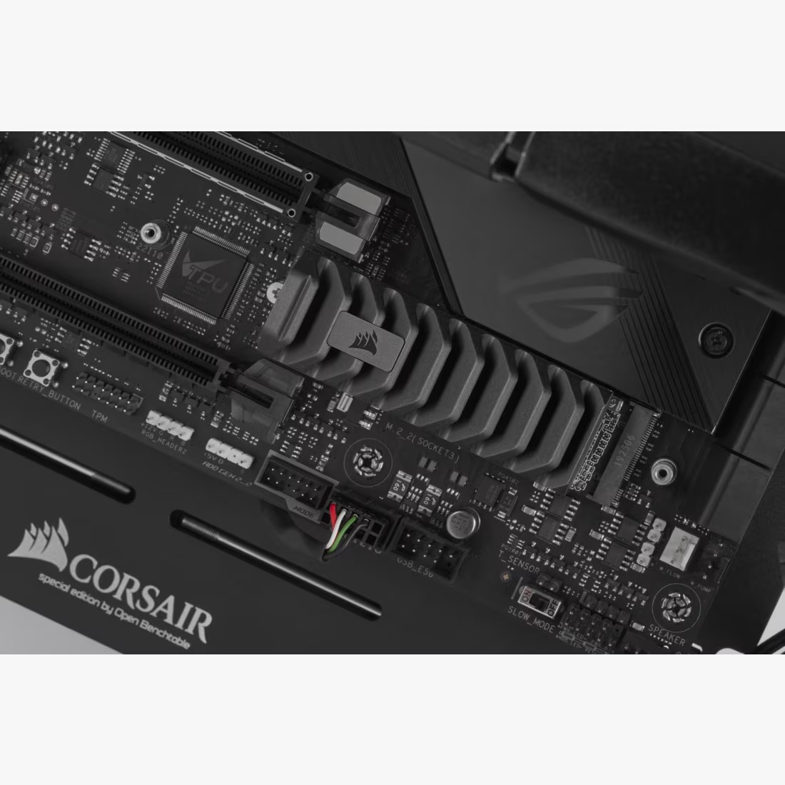 Almacenamiento Disco Solido SSD NVMe Corsair 1TB MP600 PRO XT PCIe 4.0 M.2 CSSD-F1000GBMP600PXT