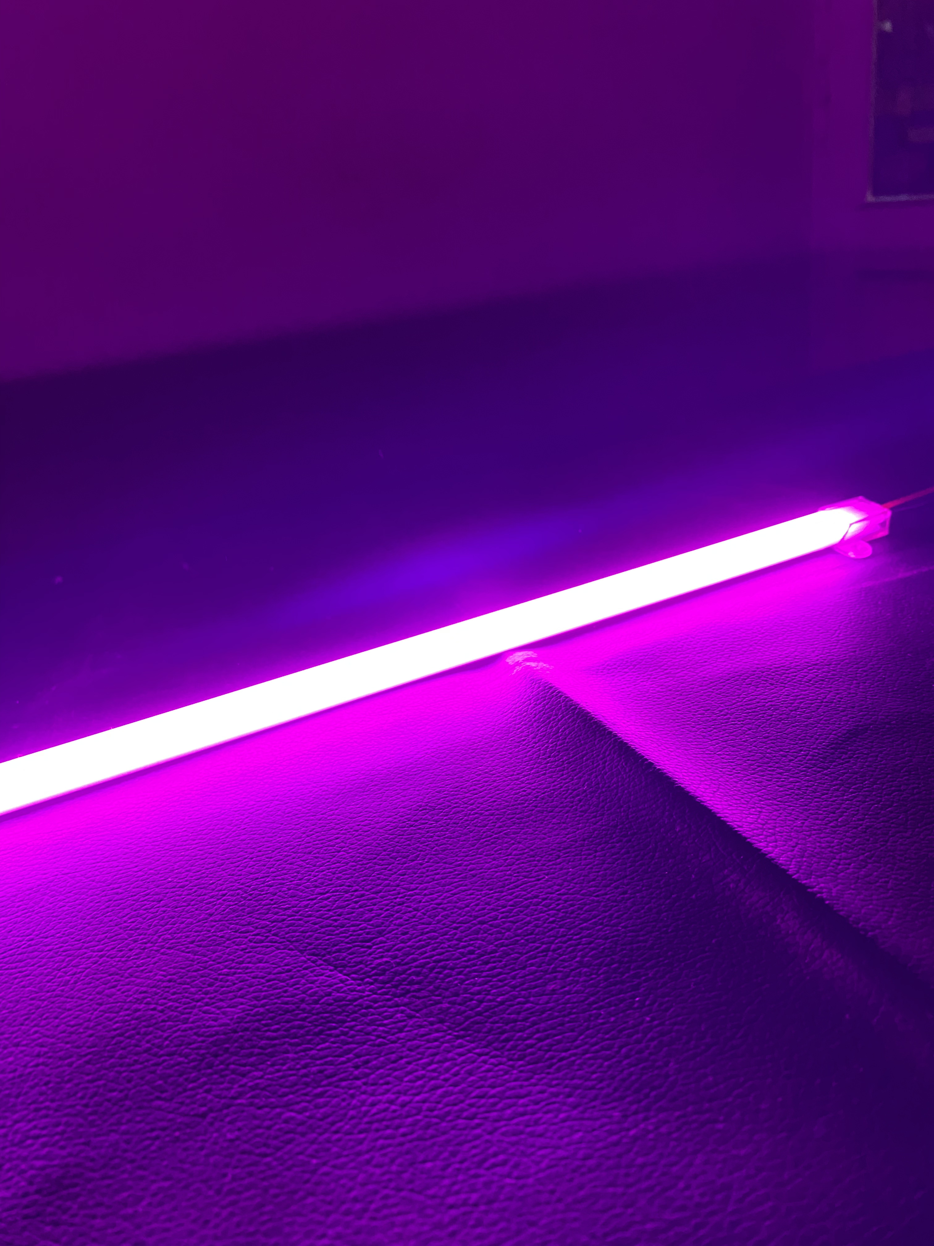 Perfil Aluminio Bajo Mesada Led 220V 0.5m Alta Potencia Rosa