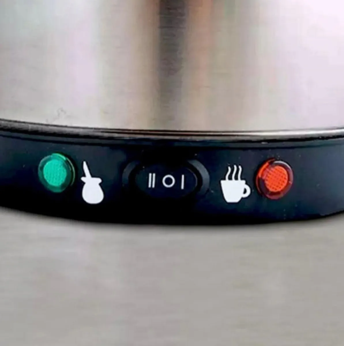 Jarra Pava Electrica Hytoshy Metalica Con Corte Mate 2 L