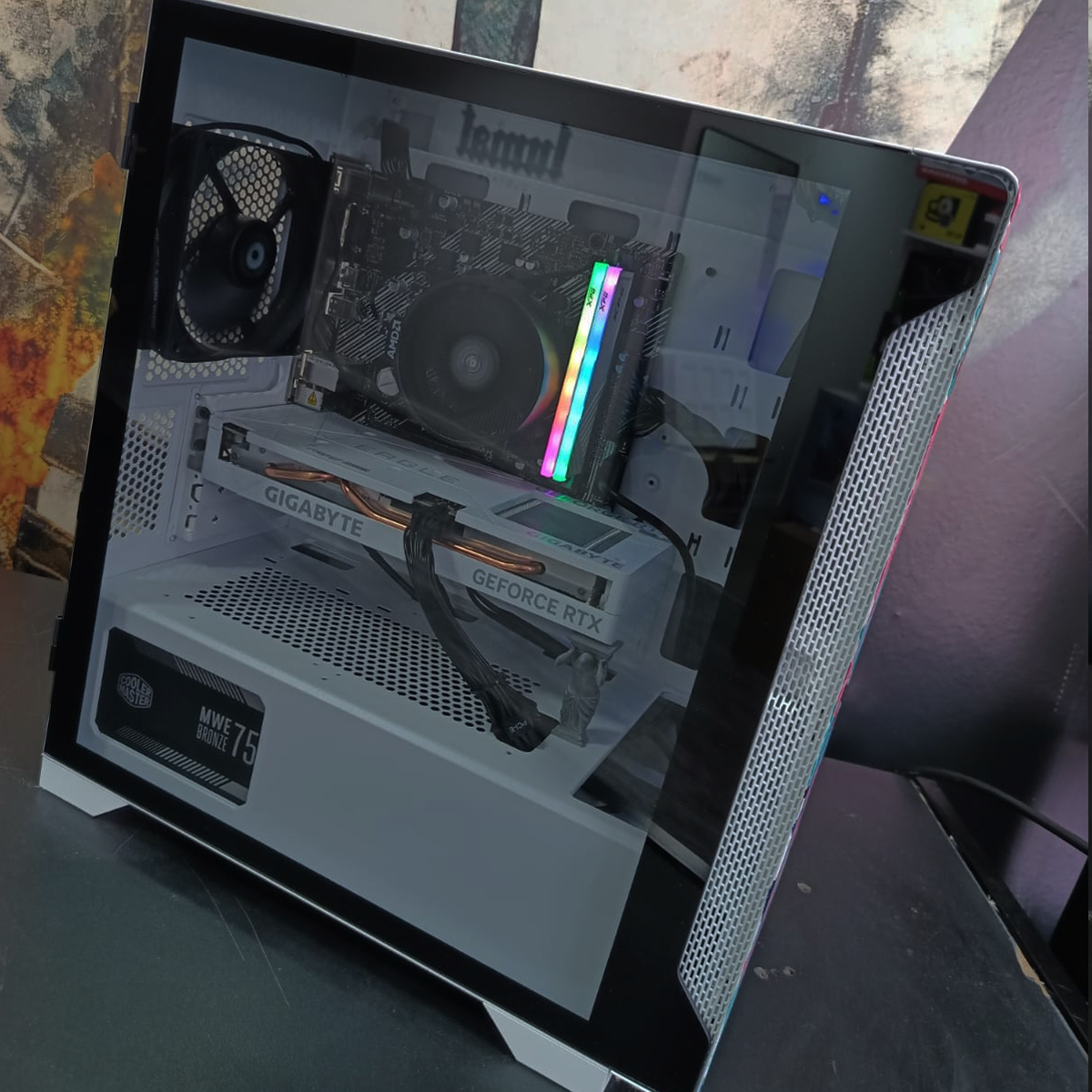 PC Gamer AMD Ryzen 5 9600X 5.4 GHZ  - 32 GB DDR5 - SSD 1 TB M.2 - RTX 5060 8 GB (White)