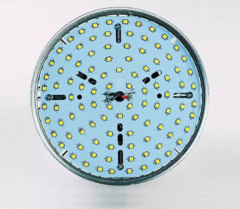 Lámpara Led Galponera Serie T E27 55w Akai 220v Blanco Fría