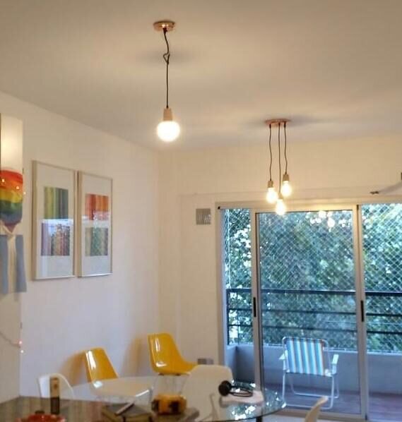 Colgante Para 3 Luces E27 De Cable Textil Blanco y Negro Con Base Redonda Color Negro