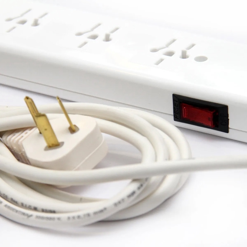 Zapatilla Prolongador Alargue 4 Tomas Multinorma 1,5 m Con Llave Térmica 10 A